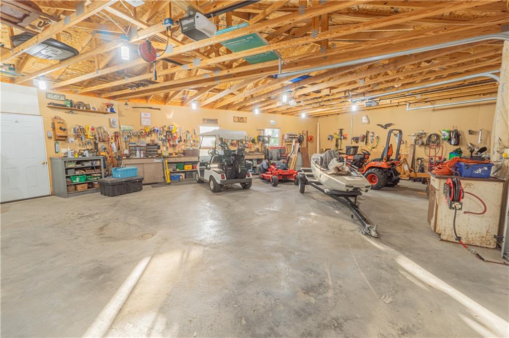 102 Shad Point, Gallatin, MO 64640