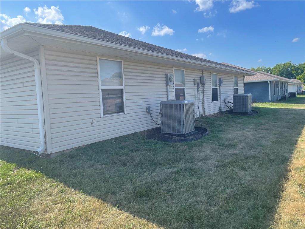 601 NE Austin St, Oak Grove, MO 64029