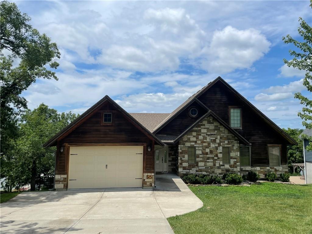 608 Lake Viking Ter, Gallatin, MO 64640