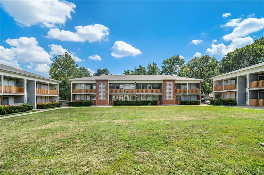 6601 W 76th St, Overland Park, KS 66204