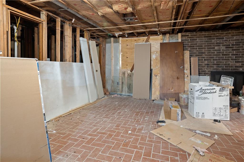 525 N Osage St, Independence, MO 64050