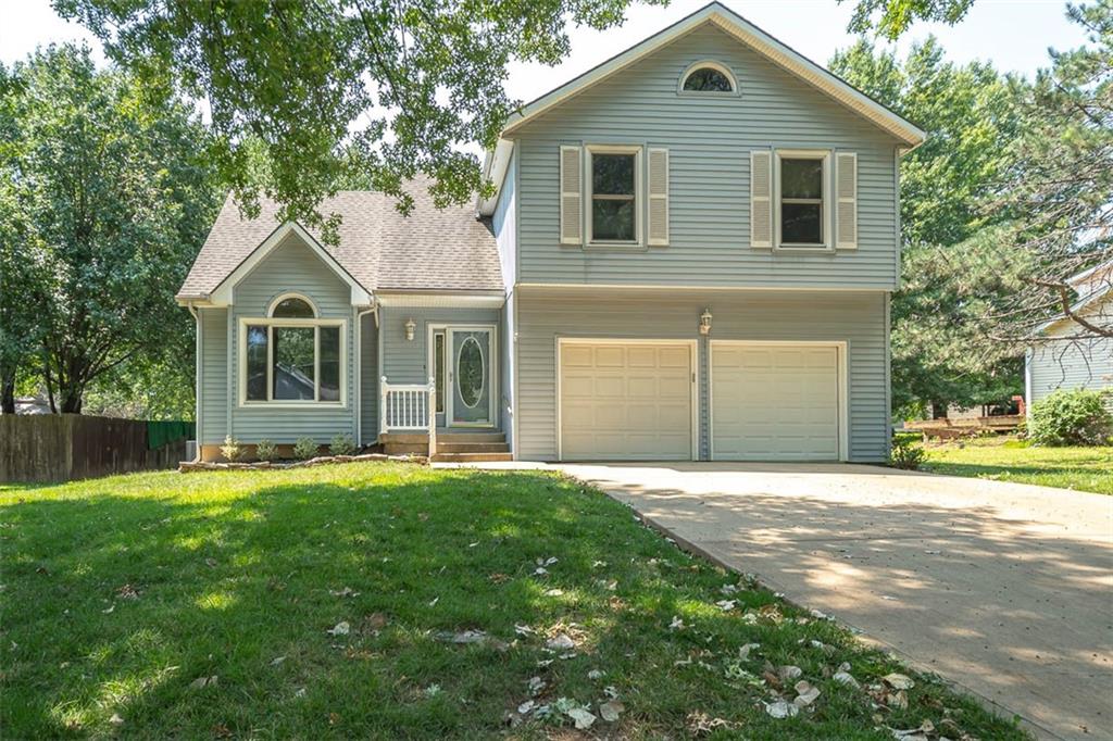 10823 W 76th St, Shawnee, KS 66214