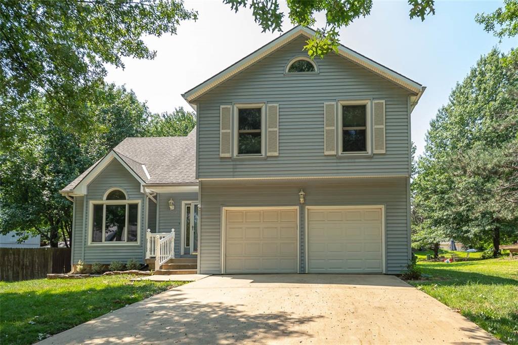10823 W 76th St, Shawnee, KS 66214