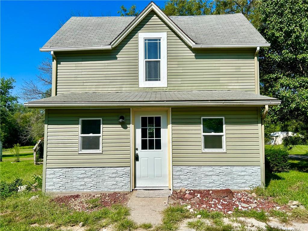 632 5th St, Barnard, MO 64423