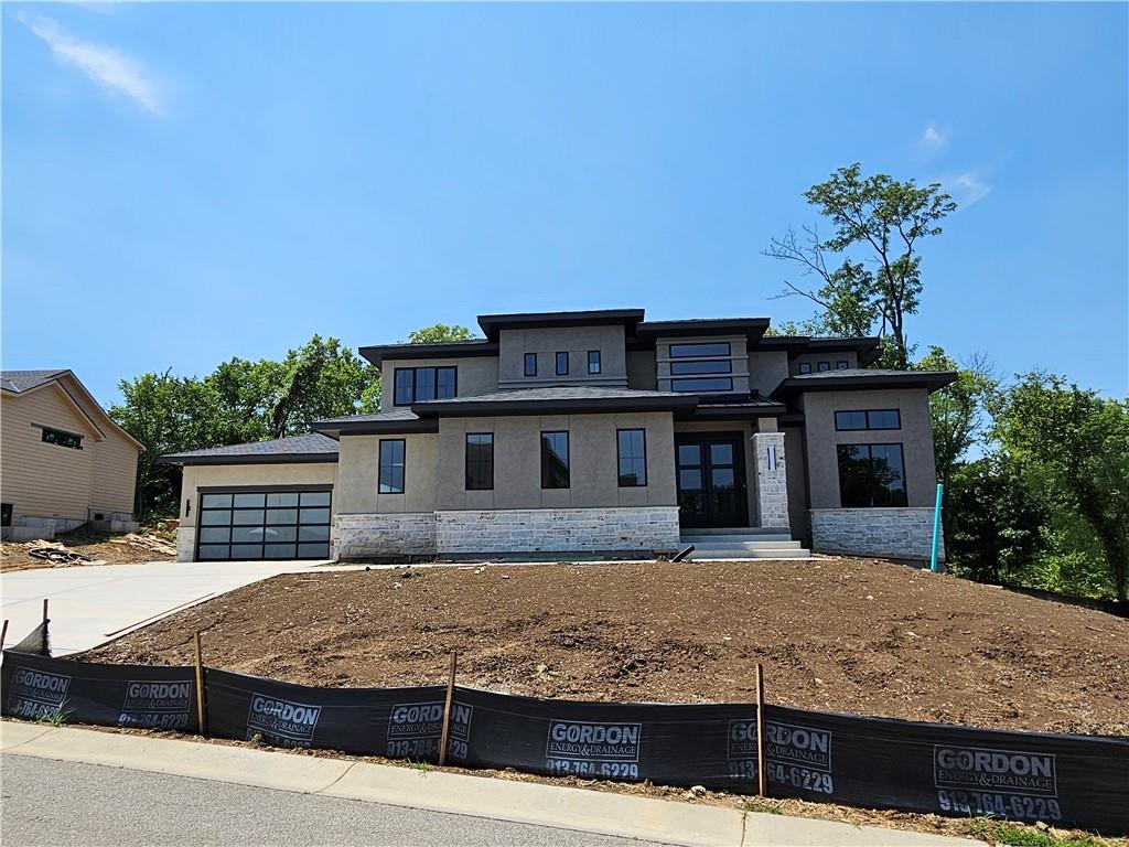 9338 Deer Run St, Lenexa, KS 66220
