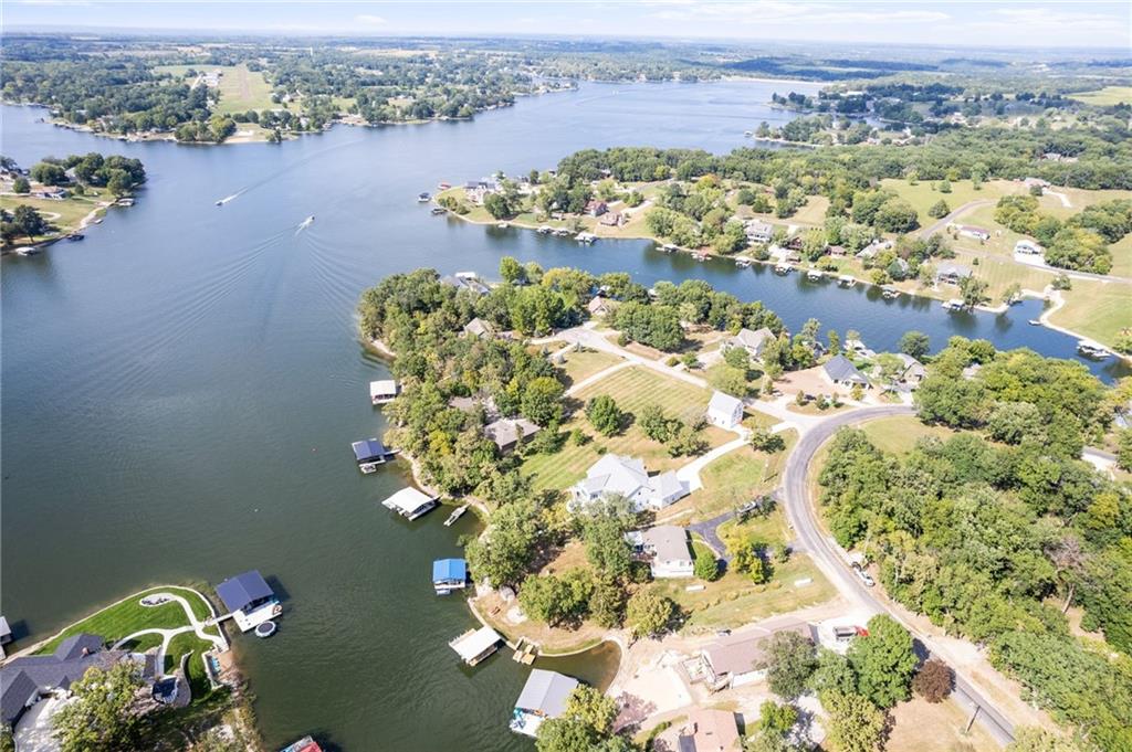 454 Lake Viking Ter, Gallatin, MO 64640