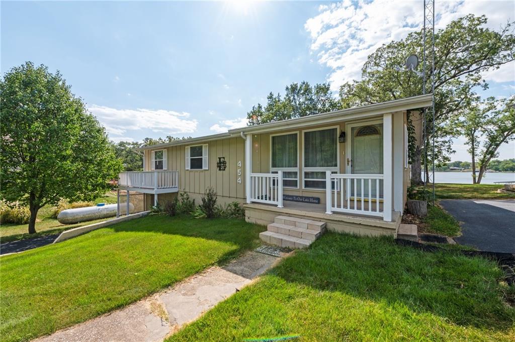 454 Lake Viking Ter, Gallatin, MO 64640
