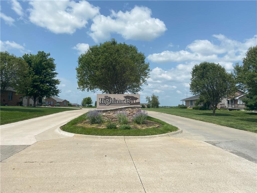 Cedar Ridge Dr, Maryville, MO 64468