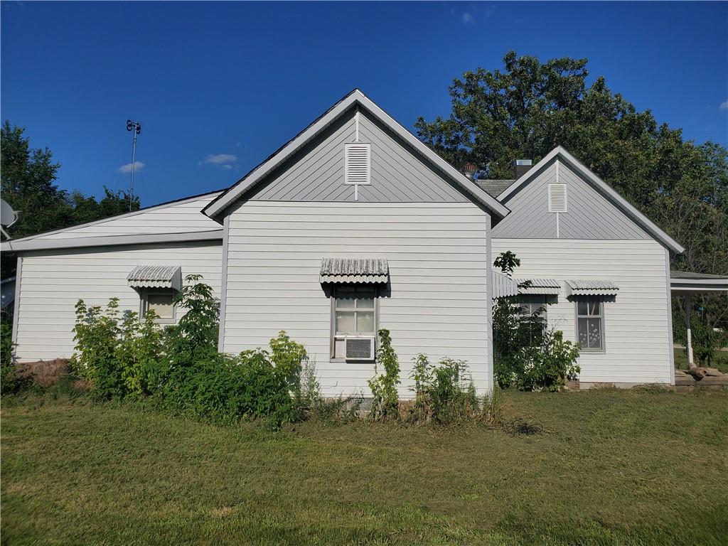 204 W Elm St, Blue Mound, KS 66010