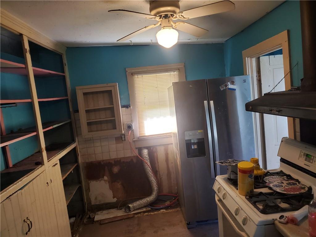 204 W Elm St, Blue Mound, KS 66010