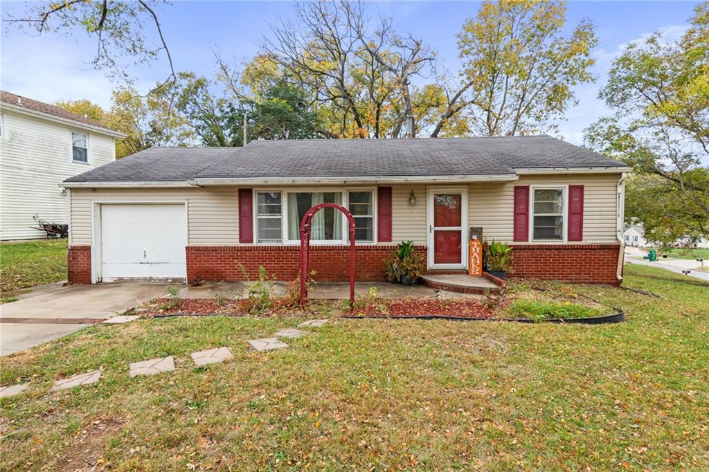 100 Rader Ave, Platte City, MO 64079