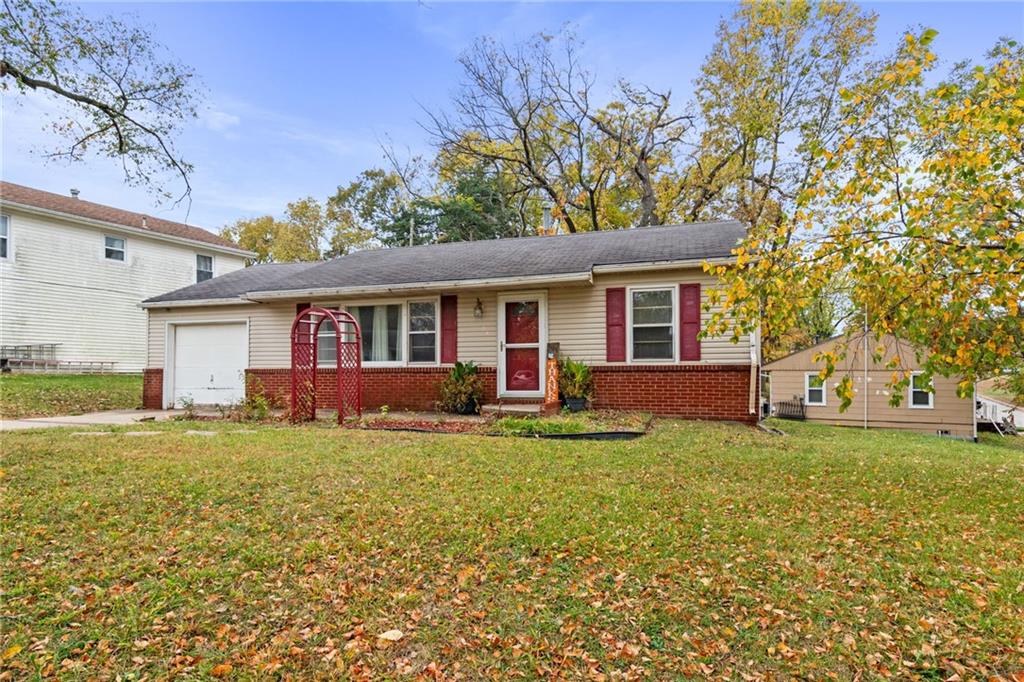100 Rader Ave, Platte City, MO 64079