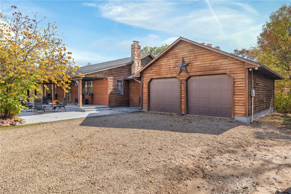13089 Arrowhead Dr, Perry, KS 66073