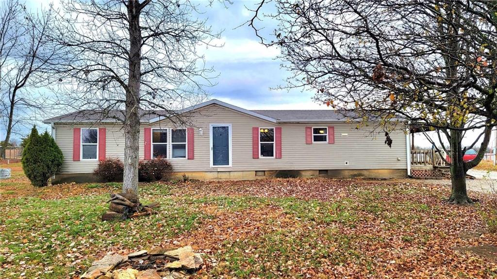 8810 W 2400 Rd, Fontana, KS 66026
