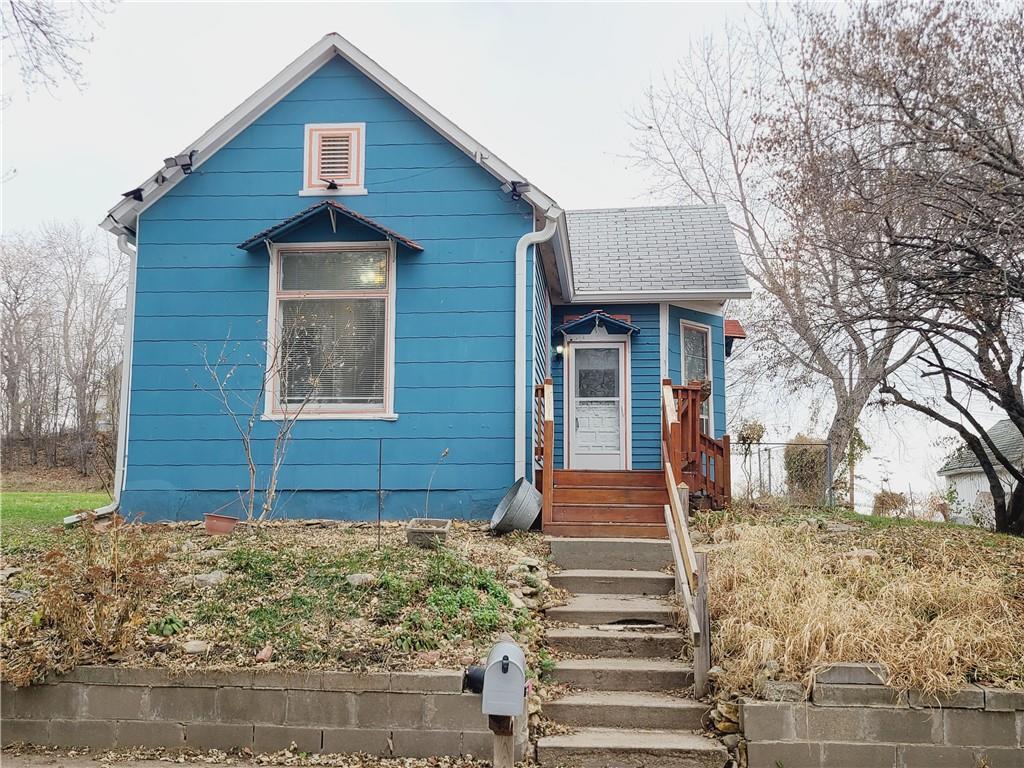 406 Mill St, Mound City, MO 64470