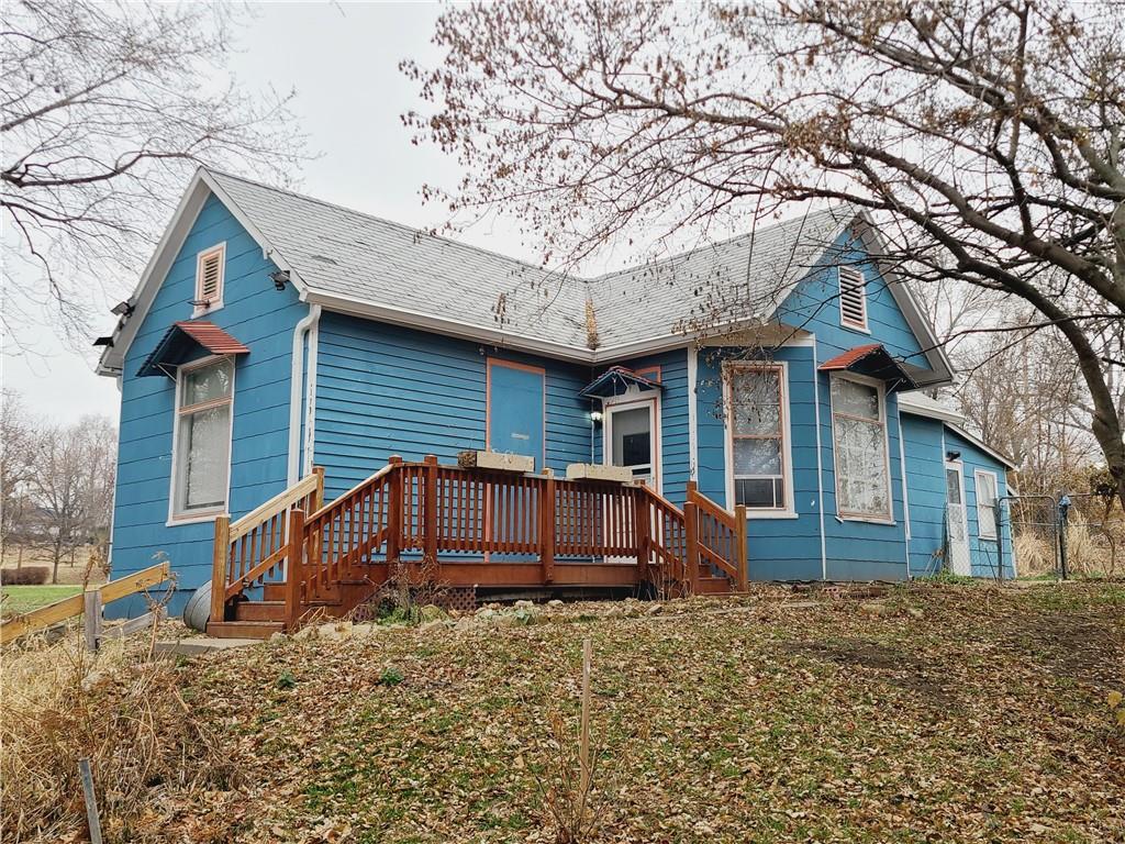 406 Mill St, Mound City, MO 64470