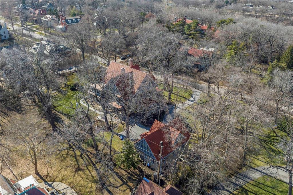 3621 Belleview Ave, Kansas City, MO 64111