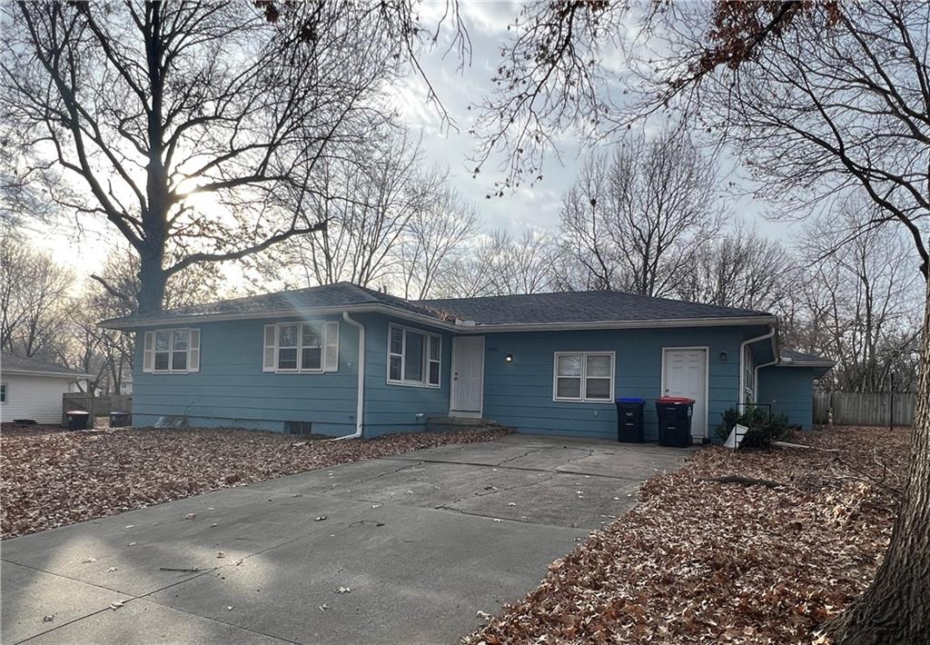 406 N 17th Ave, Greenwood, MO 64034