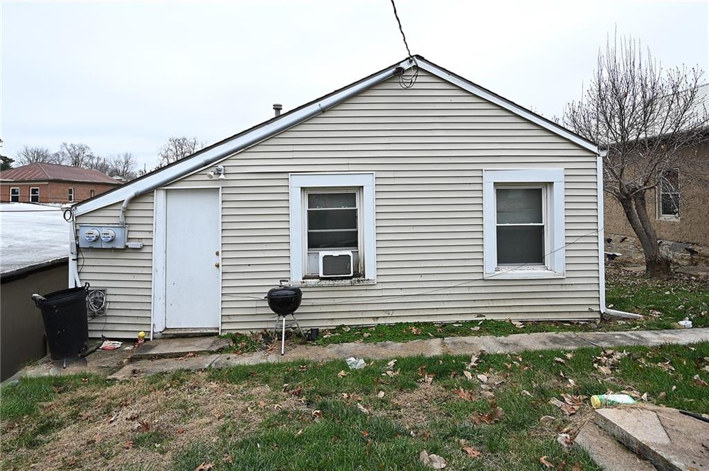 112 Main St, Platte City, MO 64079