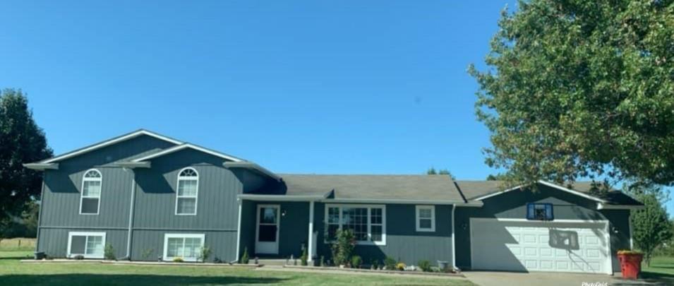 137 S 190 St, Girard, KS 66743