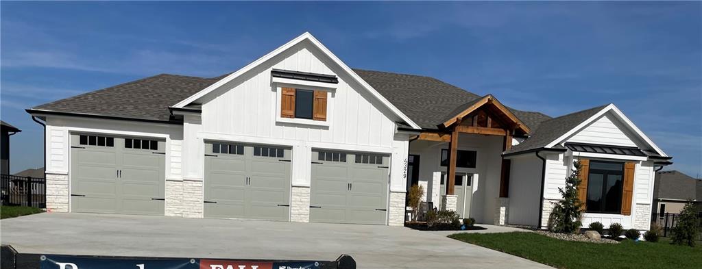 4329 S Stone Canyon Dr, Blue Springs, MO 64015