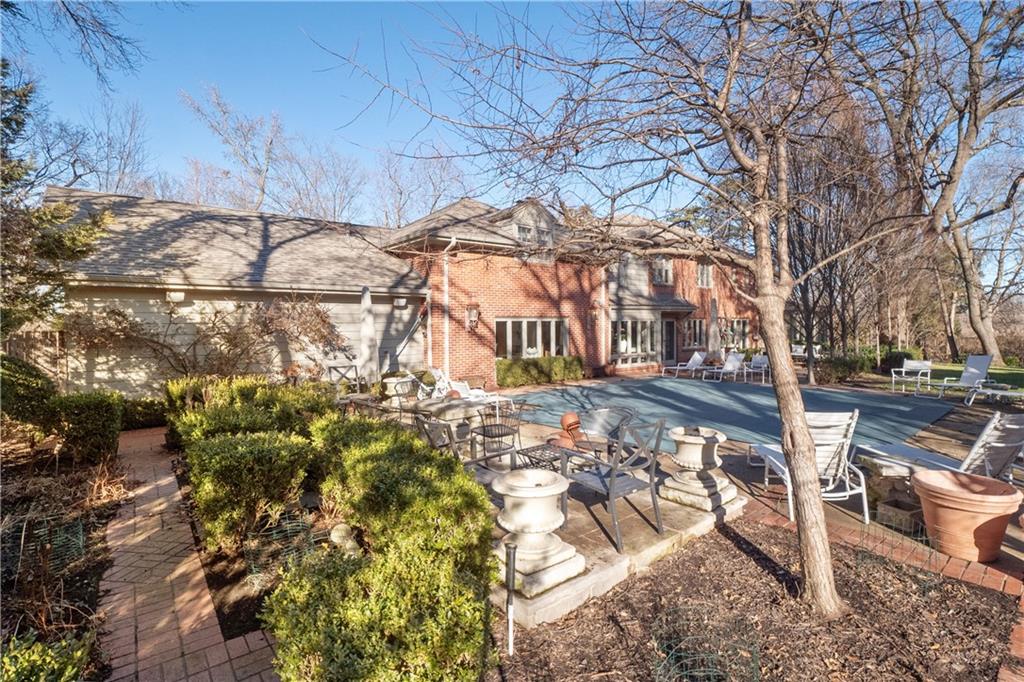 5310 Belleview Ave, Kansas City, MO 64112