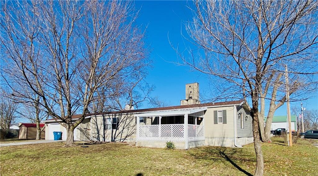 109 E Olive St, La Monte, MO 65337