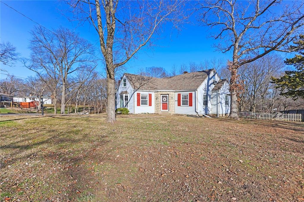 5615 NW Valley Rd, Platte Woods, MO 64151