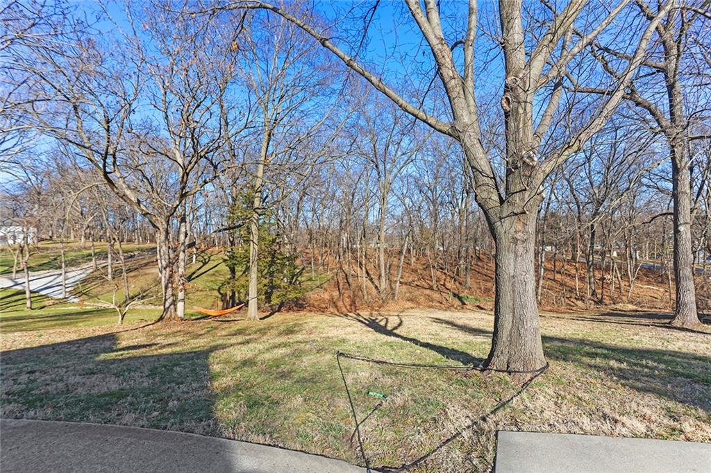 5615 NW Valley Rd, Platte Woods, MO 64151