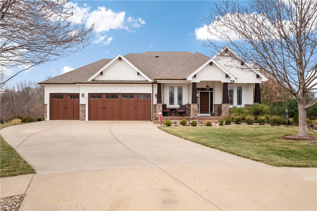 13303 Davis Ave, Bonner Springs, KS 66012