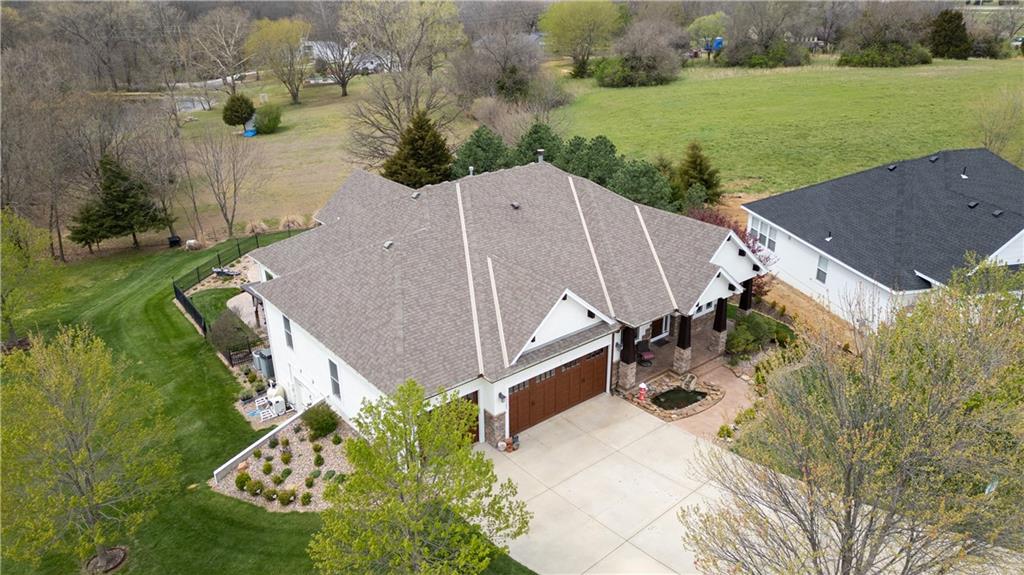 13303 Davis Ave, Bonner Springs, KS 66012