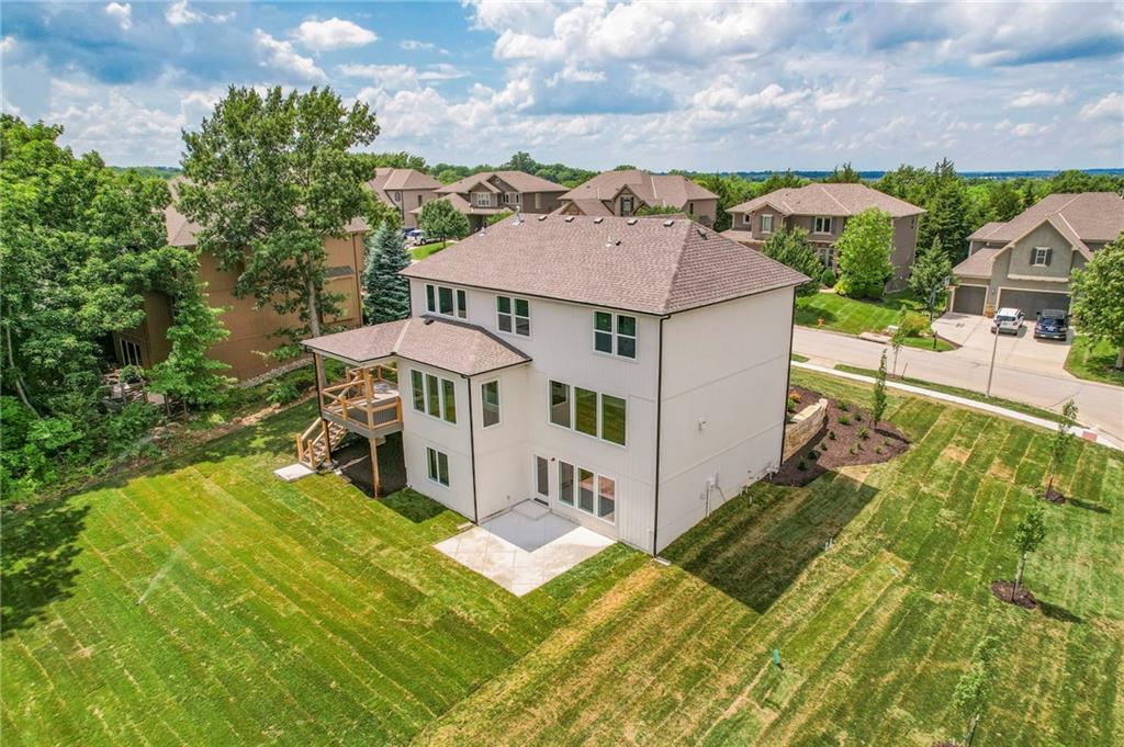 20807 W 68th St, Shawnee, KS 66218
