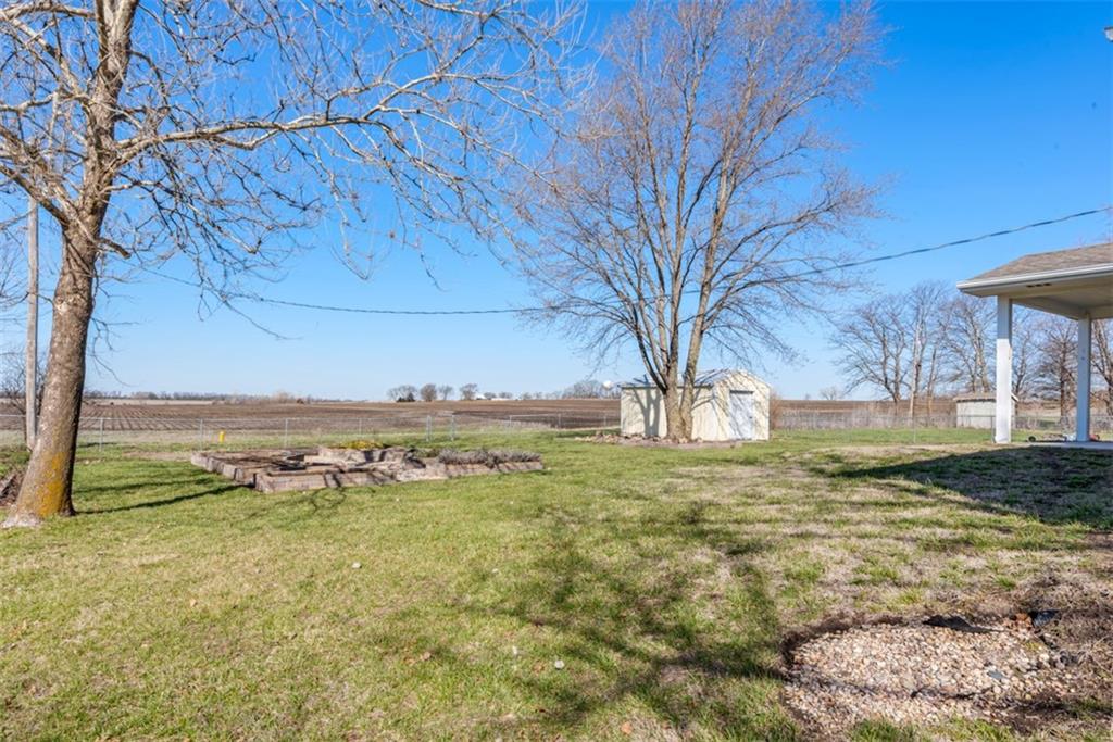 301 Surrey Ln, Overbrook, KS 66524