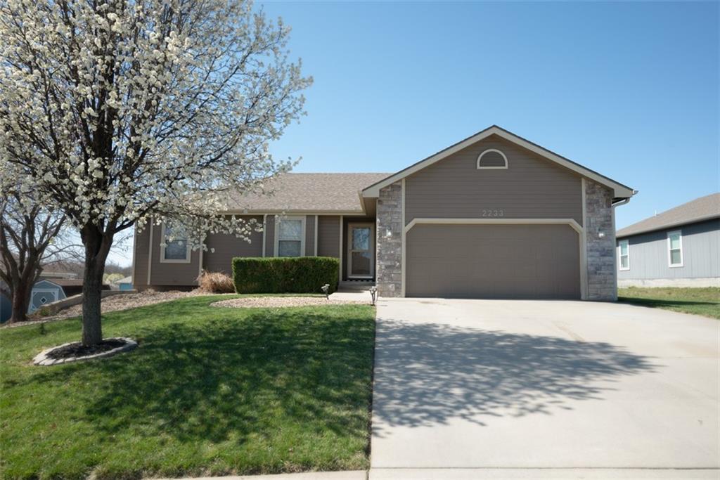 2233 SE Shiloh Ridge Ln, Tecumseh, KS 66542