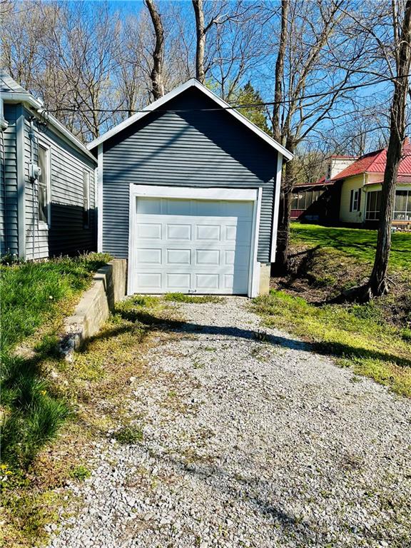 907 Valley St, Rushville, MO 64484