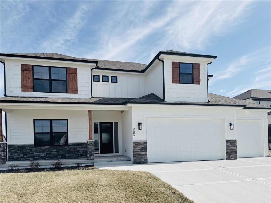 12585 N Beacon Ct, Platte City, MO 64079
