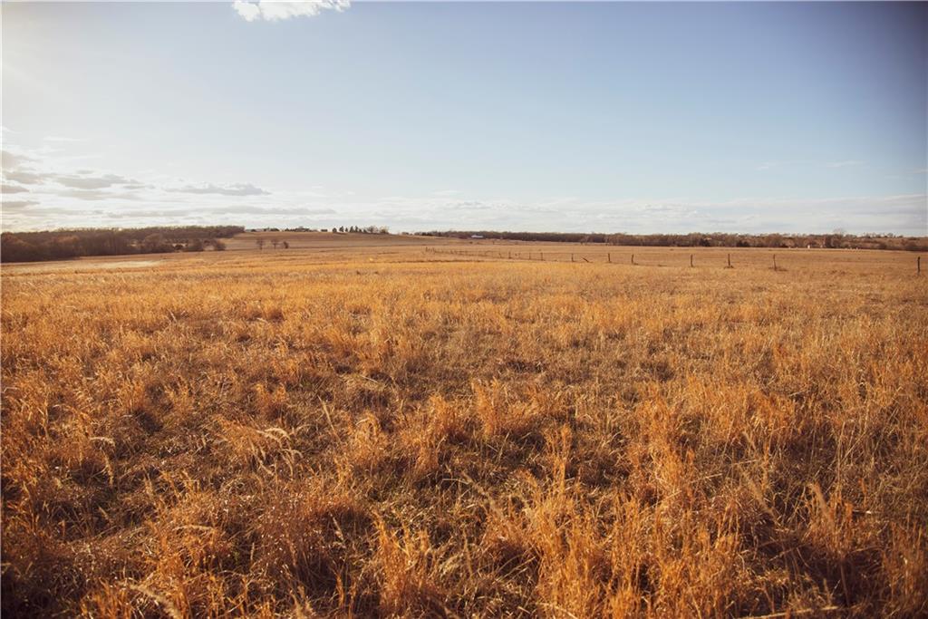933 E 350th Rd, Overbrook, KS 66524