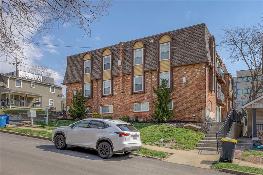 4505 Jarboe St, Kansas City, MO 64111