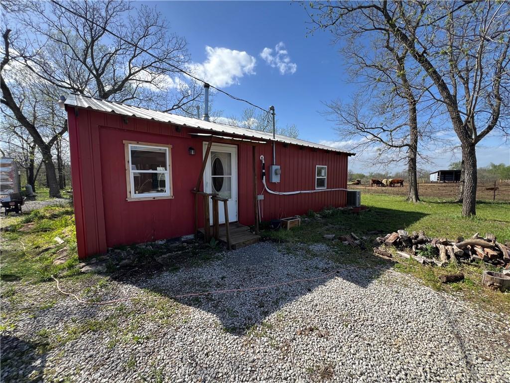16377 S Ratner Rd, Overbrook, KS 66524
