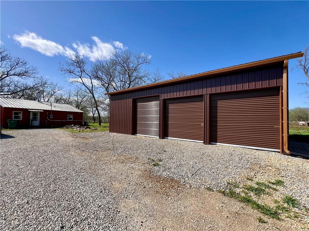 16377 S Ratner Rd, Overbrook, KS 66524