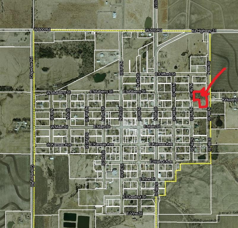 N 8th St, Blue Mound, KS 66010