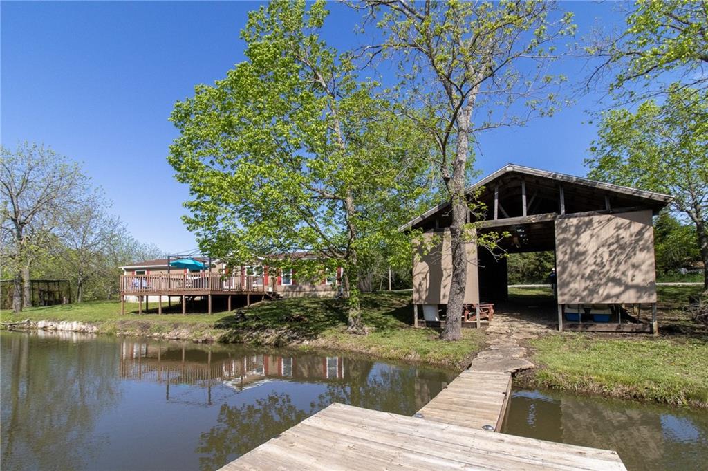 9785 West Lake Rd, Ozawkie, KS 66070