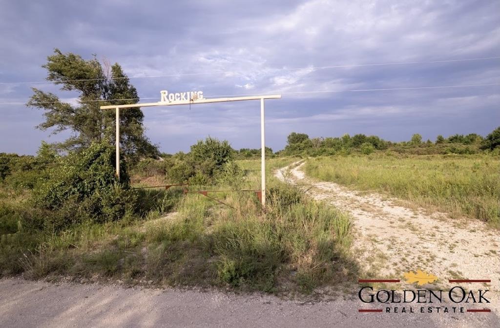 15632 Brown Rd, Chanute, KS 66720
