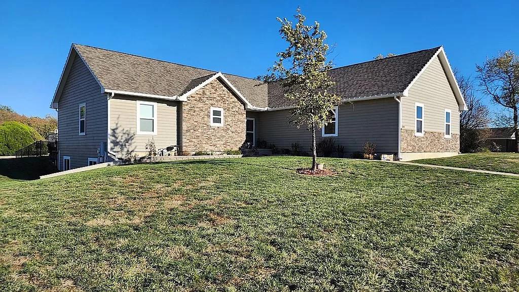 1008 Osa Martin Blvd, Chanute, KS 66720