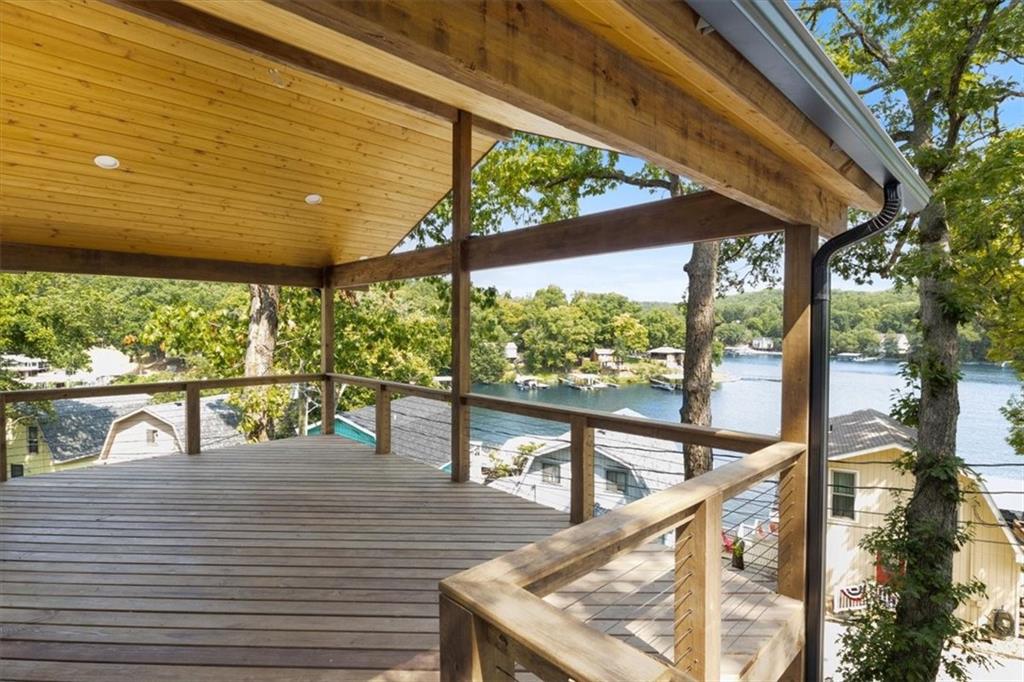 35 Spring Hill Rd, Sunrise Beach, MO 65079