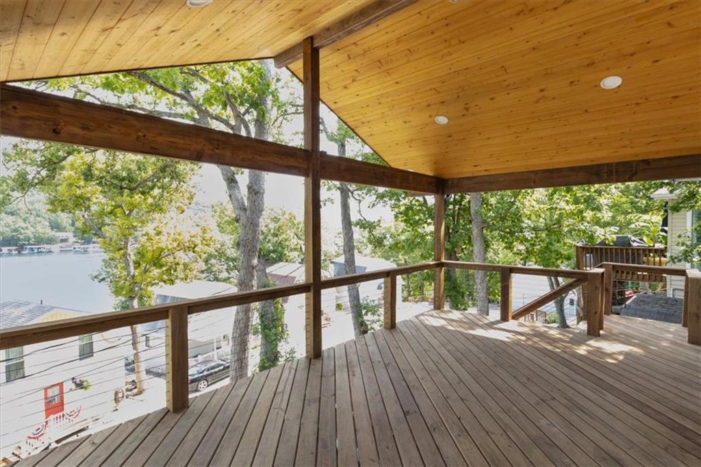 35 Spring Hill Rd, Sunrise Beach, MO 65079