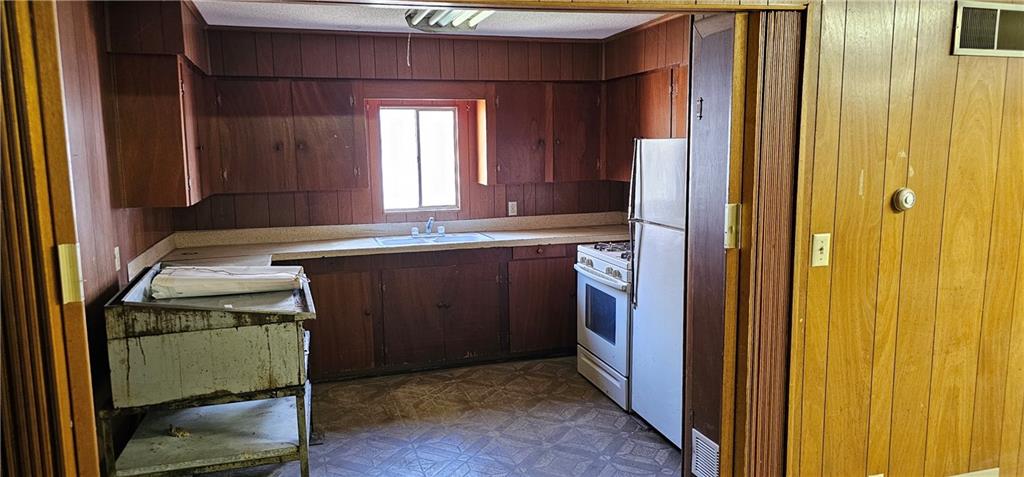 1511 9th St, Great Bend, KS 67530
