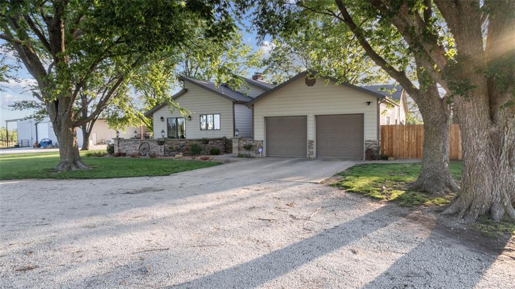 16888 S 1900 Rd, Nevada, MO 64772