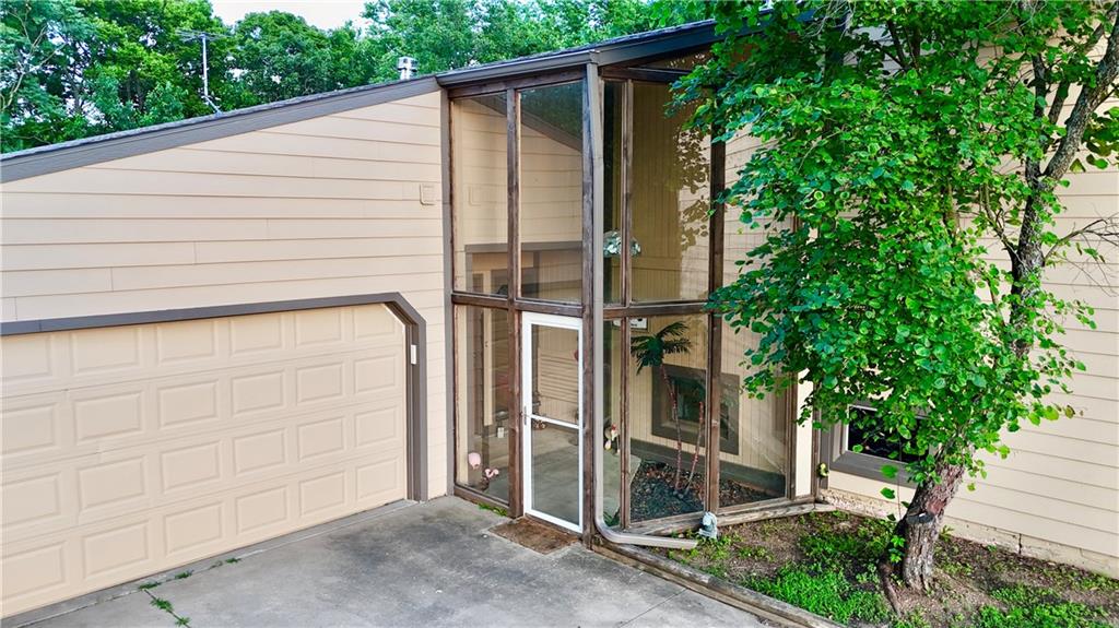 14305 35th St, Perry, KS 66073
