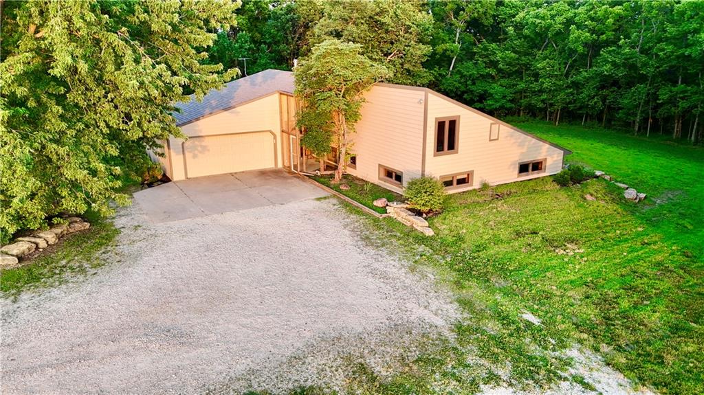 14305 35th St, Perry, KS 66073